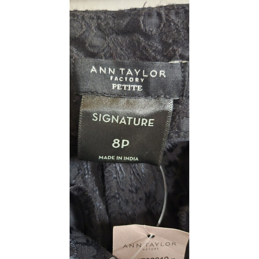Ann Taylor Black Floral Embossed Pants Ankle Length Career Event Size 8P NWT - Picture 4 of 7